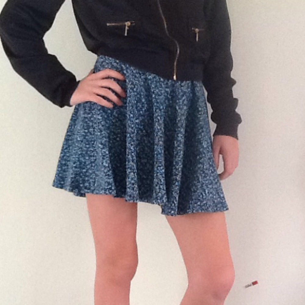 Stretchy Blue Floral So Heritage Mini Skirt-Size M